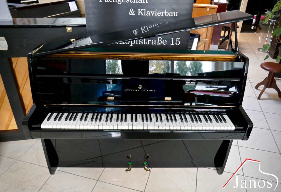 Steinway & Sons Klavier ✱ Modell F-104 ✱ Hamburger Produktion in Königsbrunn