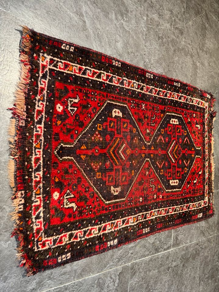 Shiraz Yalama 125x83 cm Handgeknüpft alt Orientalisch defekt rot in Berlin