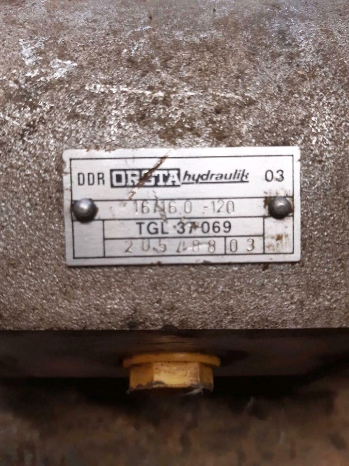 DDR ORSTA Hydraulik Zahnradpumpe 16/16.0 - 120  TGL 37069 in Zudar