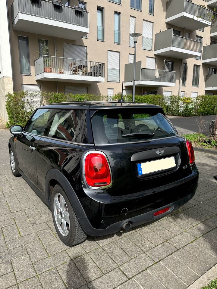 Mini One schwarz in Gelsenkirchen