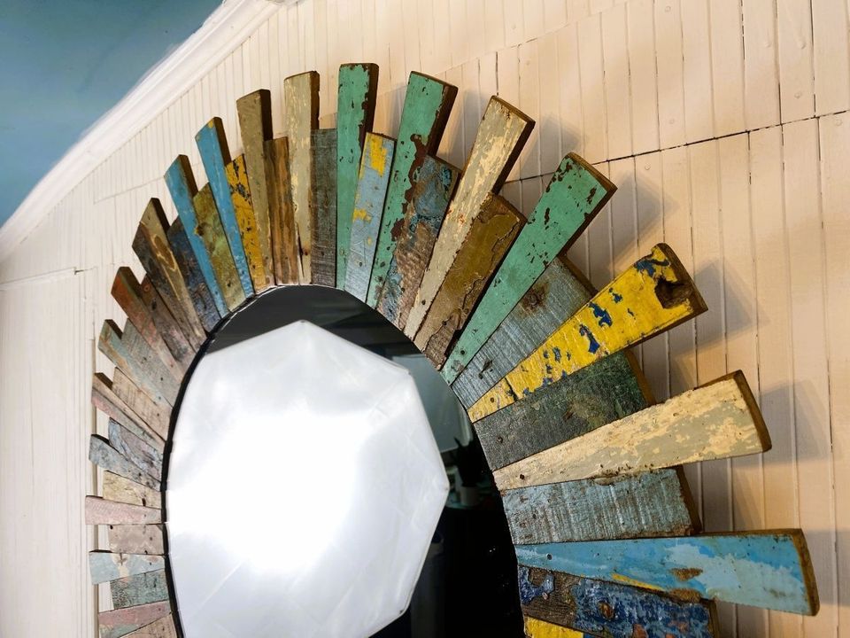 Boatwood by WMK # Wunderschöner Wandspiegel , Patchwork aus altem Bootsholz, ein handgefertigtes Unikat aus massivem Teakholz # bunter Spiegel Badspiegel Bootsmöbel Kunstwerk Industrial Art Upcycling in Berlin