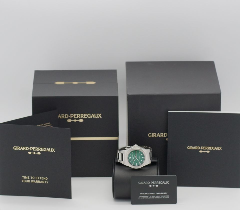 Girard Perregaux Laureato 42 Grün Full Set NEU 2024 81010 in Frankfurt am Main