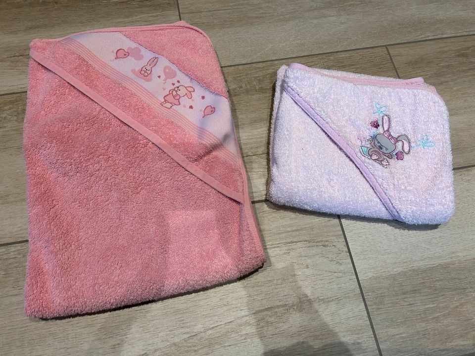 2 Handtücher für Babys mit Kapuze - rosa & pink in Eschau