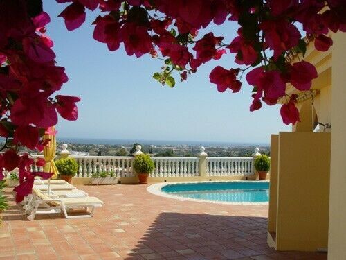 Villa mit atemberaubendem Meerblick und Pool in Marbella in Bad Salzuflen