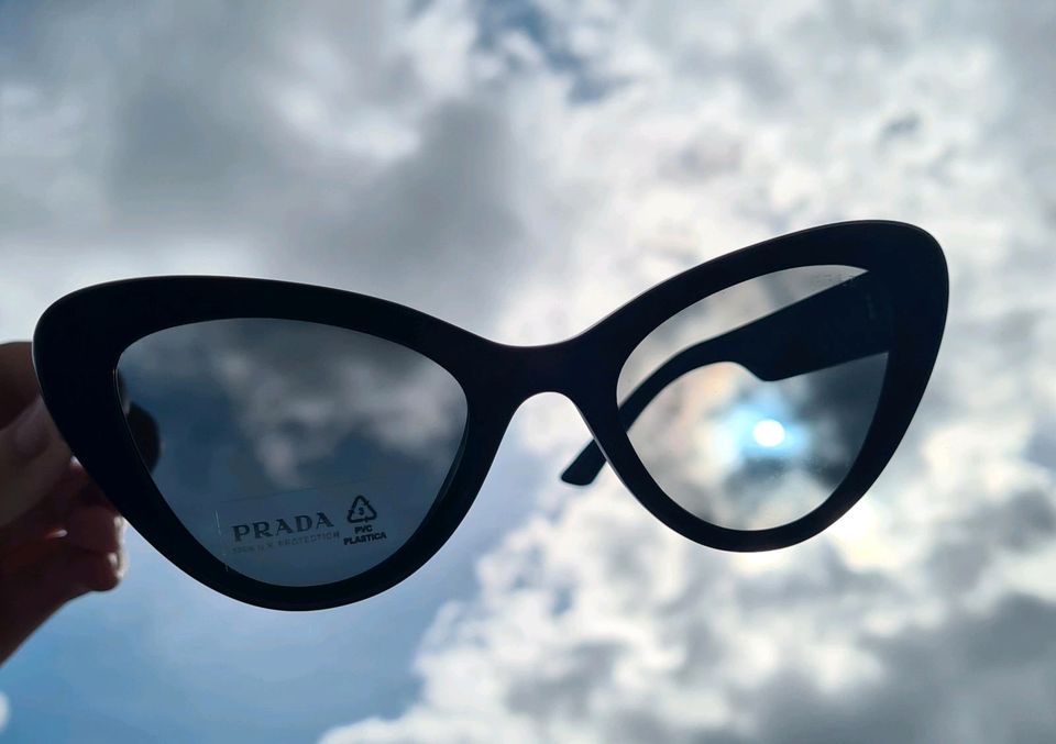 Prada Sonnenbrille inklusive Prada Case in Hamm