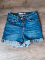 Jeansshorts von Amisu Gr. 34 Niedersachsen - Steinkirchen Vorschau