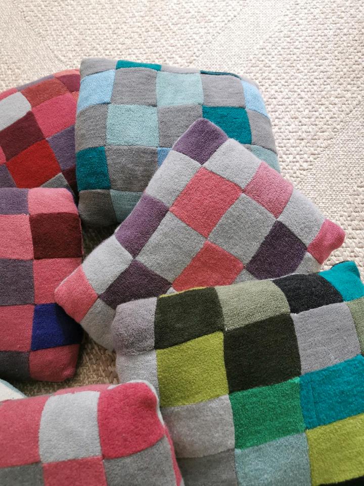 7 kleine Kissen aus Wollfrottee Merino/Seide Handmade 22x24 cm in Eutin