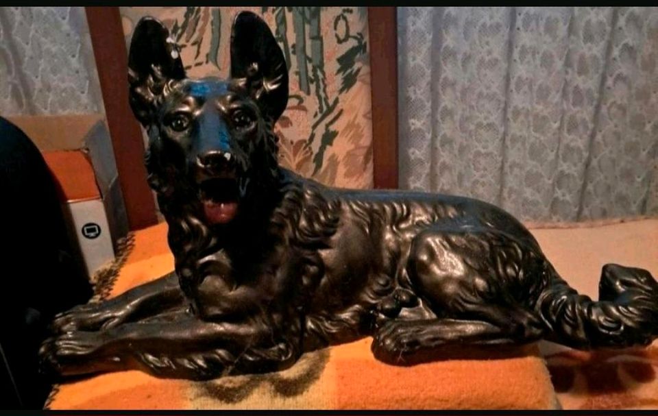 Schäferhund  Figur in Weiskirchen