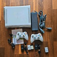 Xbox360 Spielkonsole inkl. 2 Controller und ladekabel Nordrhein-Westfalen - Erwitte Vorschau