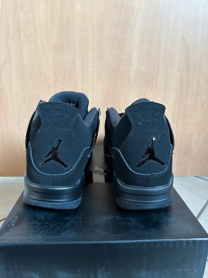 Nike Air Jordan 4 Black Cat (43) in Frankfurt am Main