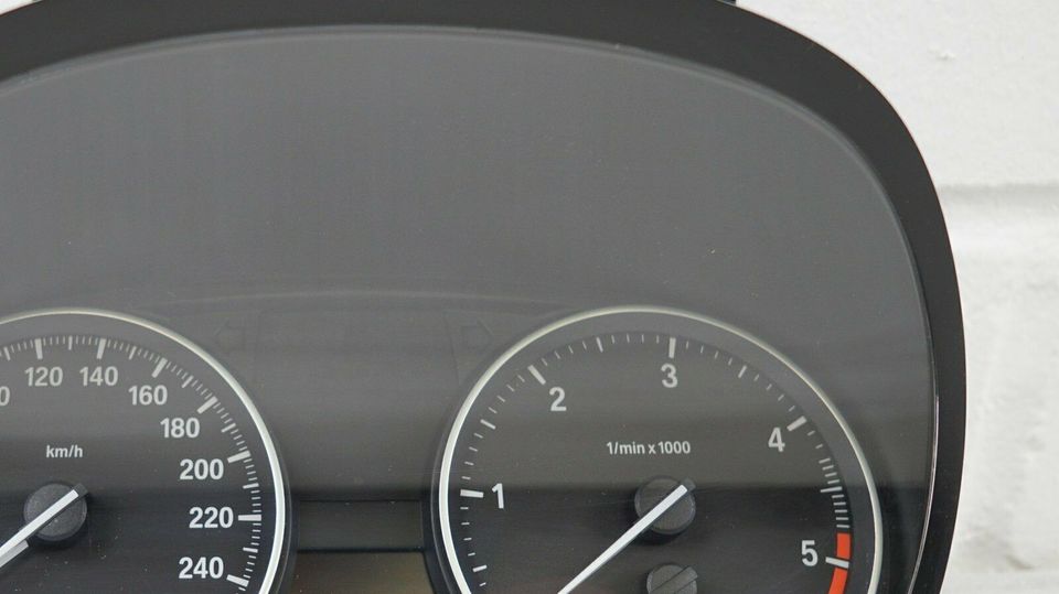 Kombiinstrument Tachometer 9187332 BMW 1er E81 E82 E87 120d (906) in Hilden
