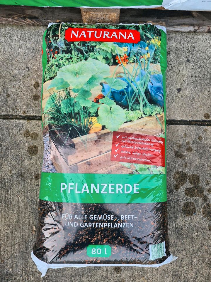 Pflanzerde Blumenerde Gartenerde in Erlangen