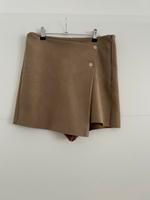 Shorts, Velours, Lederoptik Sachsen - Geringswalde Vorschau