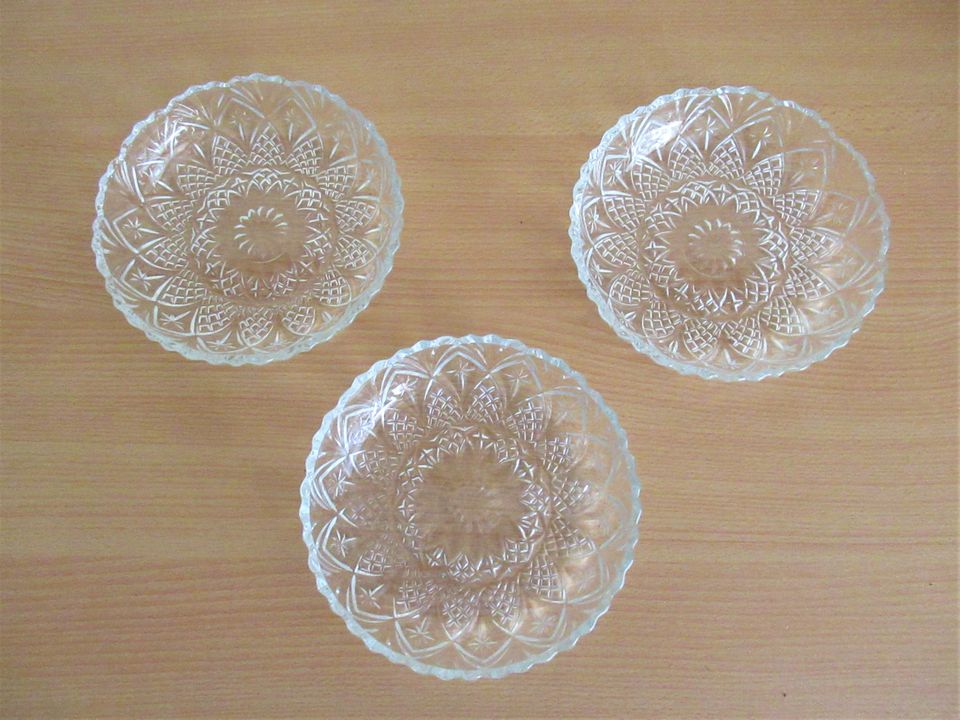 Dessertschalen aus Glas / 3 Glasteller / Ø 14 cm in Burg