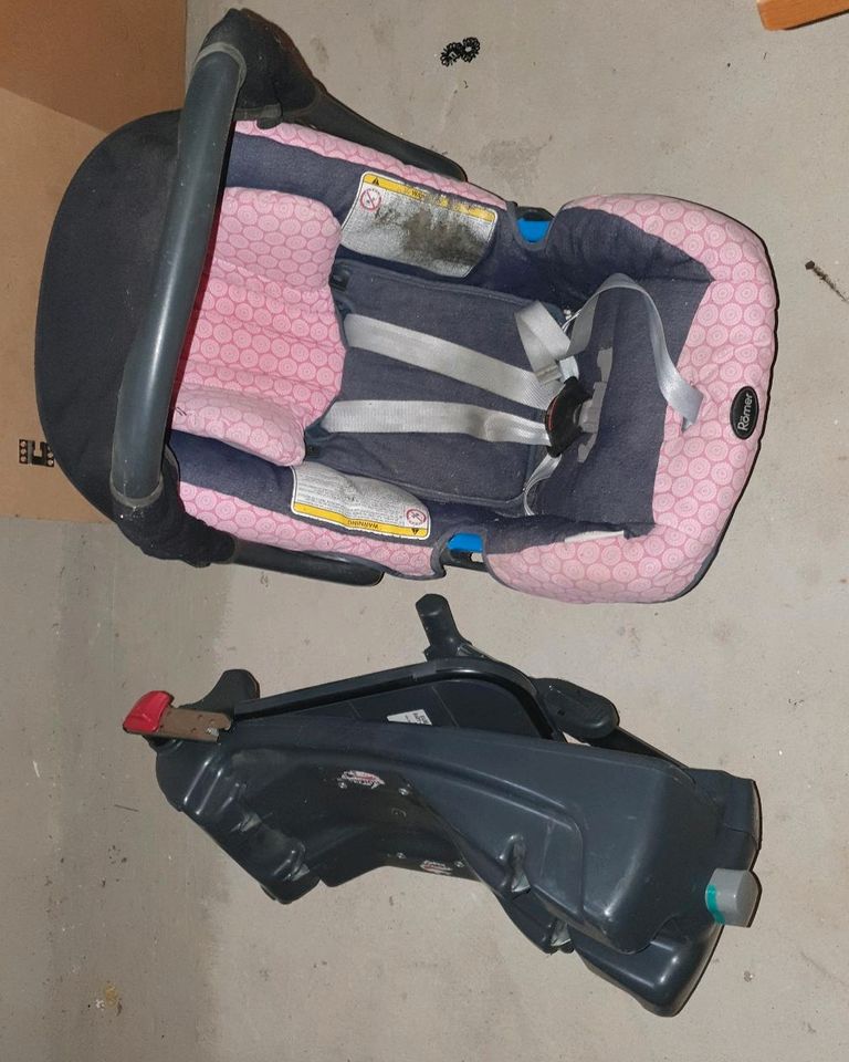 Maxi Cosi incl. Isofix Station Römer Britax in Erolzheim