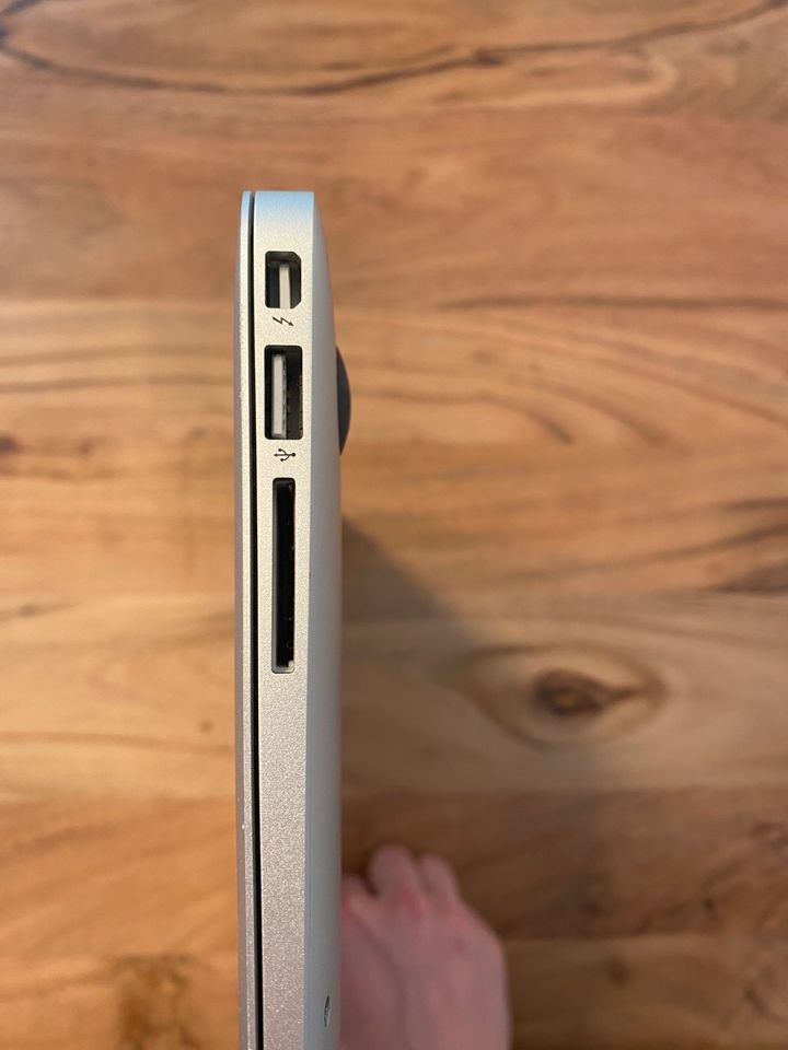 Apple MacBook Air 13Zoll - Notebook - Laptop A1466 in Centrum