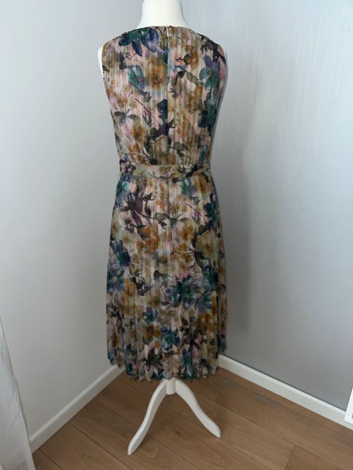 Esprit Abendkleid Cocktailkleid Gr. 36 Plissee in Lingen (Ems)