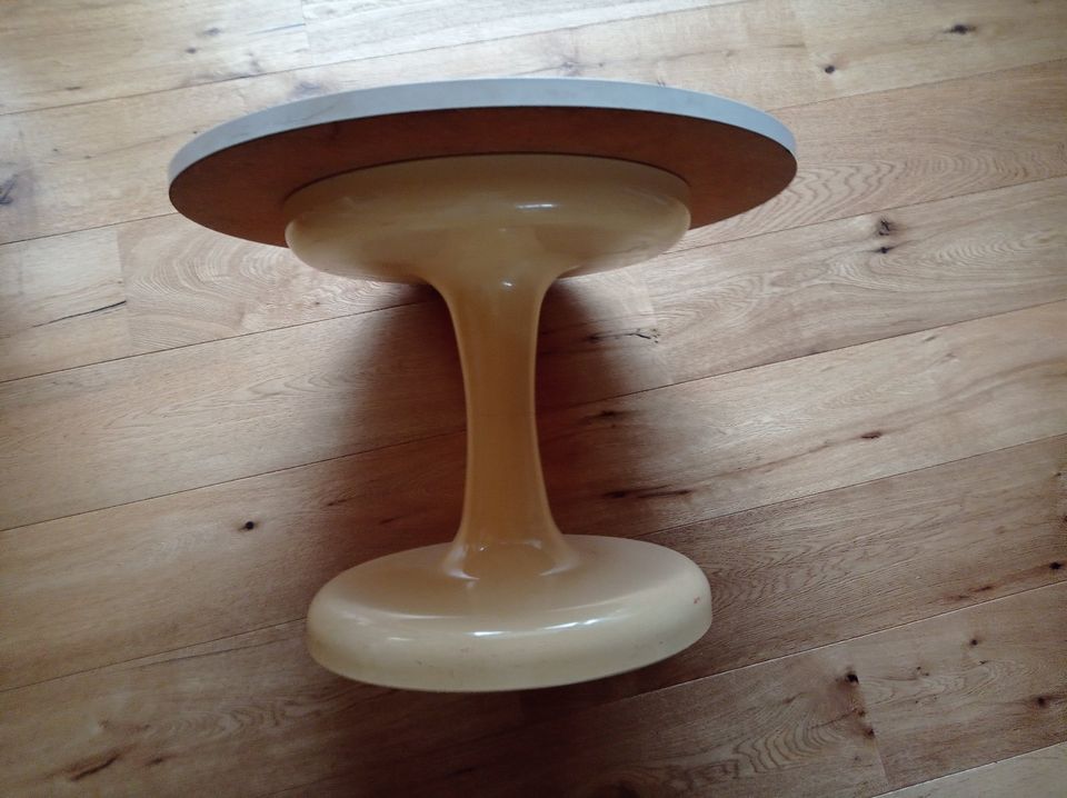 Runder Tisch Lockhausen Plastik Vintage Durchm: 60cm Höhe: 46cm in Karben