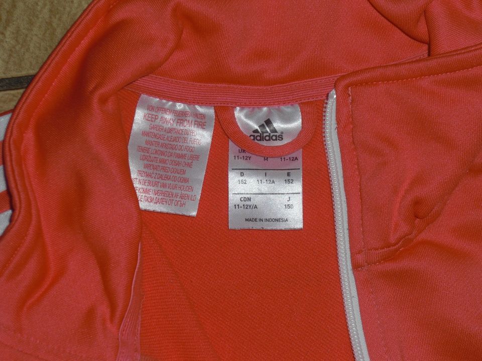 Adidas Trainingsjacke Jacke  Mädchen gr. 152 in Negenborn