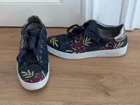 Bestickte Sneaker blau Gr. 40 Dresden - Cotta Vorschau