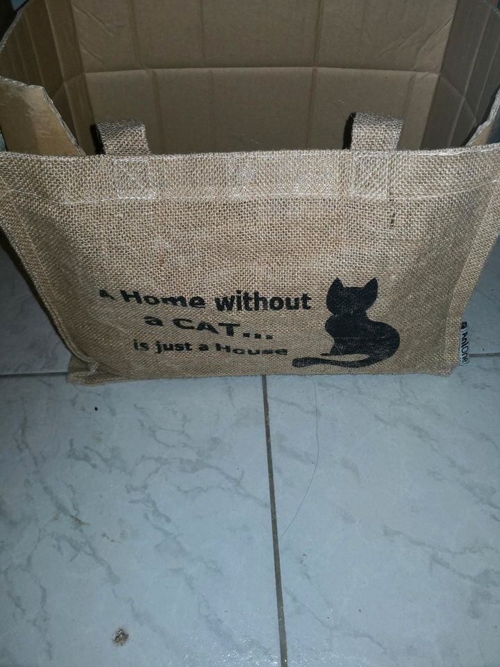 Katze Katzen Tasche Kuscheltasche Versteck Höhle AniOne b. lesen! in Essen