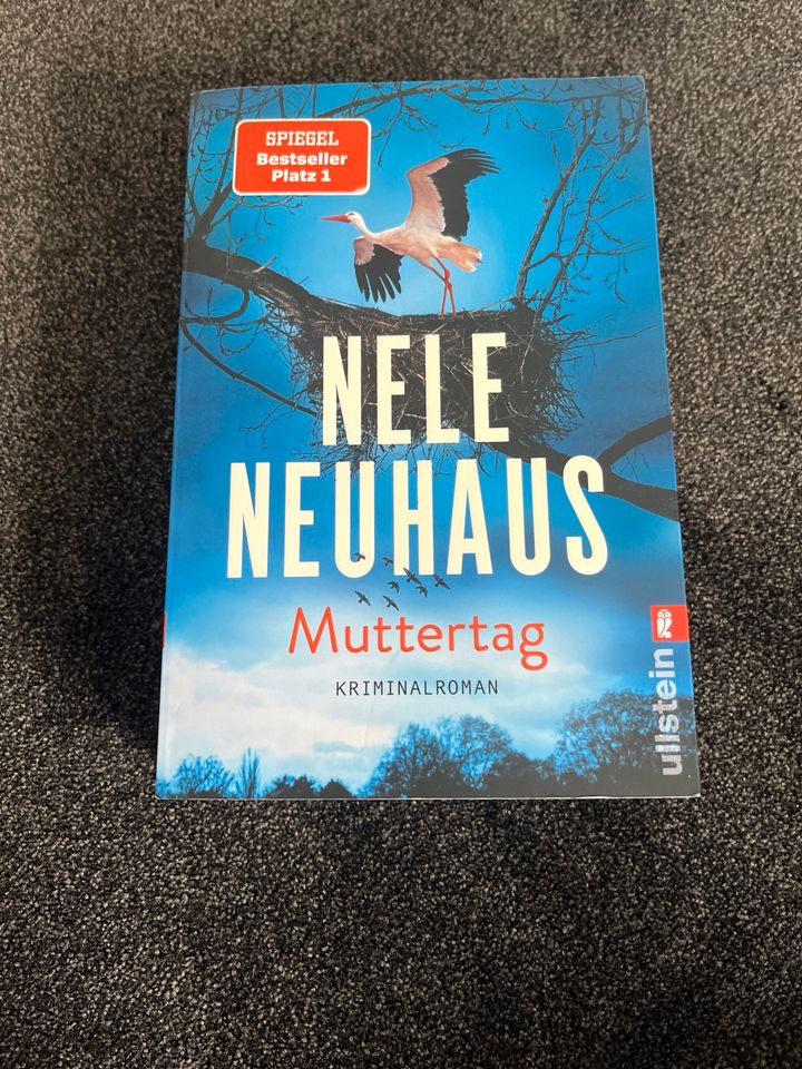 Nele Neuhaus Muttertag in Rodenbach