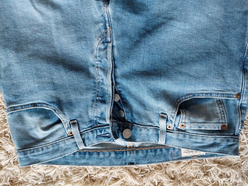 Levi's Jeans blau, Gr.31/32, ungetragen in Leichlingen