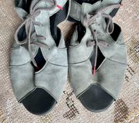 Ausgefallene Sandalen Halbschuhe von Think! Gr. 43 Leder Baden-Württemberg - Schorndorf Vorschau
