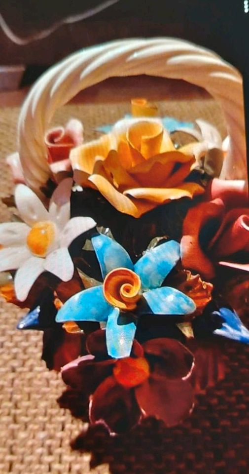 Blumen Körbchen aus Porzellan in Bunt in Wolfsburg