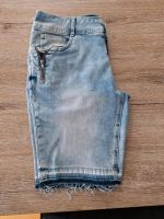 Kurze Jeanshose für Damen Inchgröße 32, sehr gut erhalten Baden-Württemberg - Murr Württemberg Vorschau