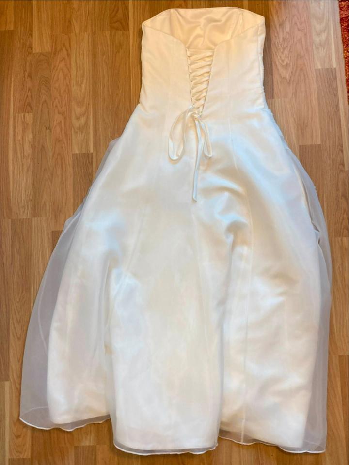 LILLY Brautkleid Hochzeitskleid A-Linie 38 40 +Bolero +Unterrock in Moritzburg