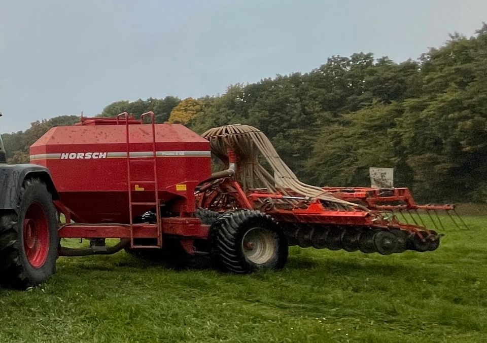 Horsch Säwagen mit 5m Kuhn Säschiene, Sämaschine, Drilmaschine in Riedbach