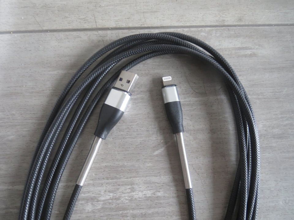 Ladekabel 3 Meter mit Verstärkungen an den Enden (NEU) IPhone in Kevelaer