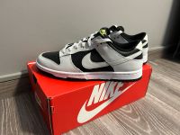 Nike Dunk Low grey Panda Volt Gr 42 Niedersachsen - Brake (Unterweser) Vorschau