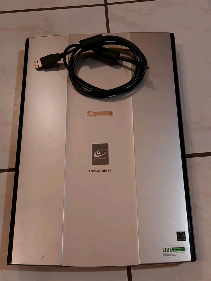 Canon  Scanner mit USB Kabel in Bann