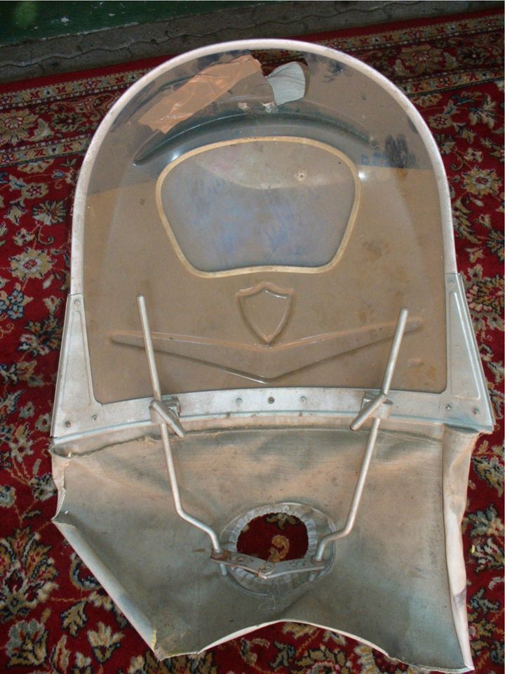 Cuppini Windschild Vespa alt in Lüneburg