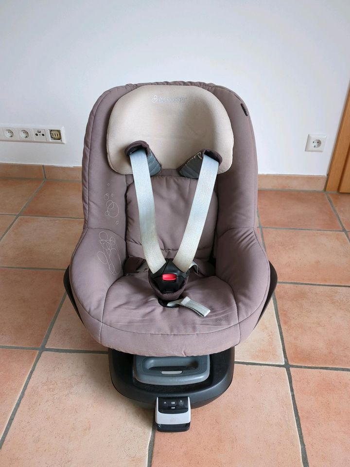 Kindersitz 9-18 kg Maxi Cosi FamilyFix in Vaihingen an der Enz