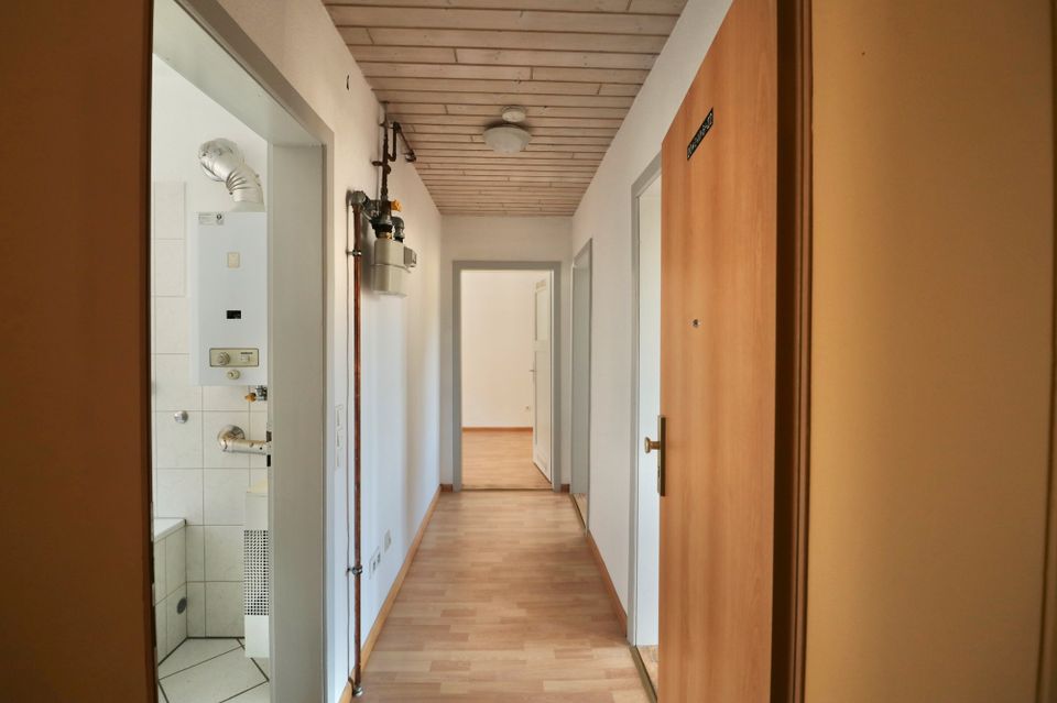 Gut geschnittene 4-Zimmer Wohnung mit Balkon in schöner Lage von Hausen in Hausen