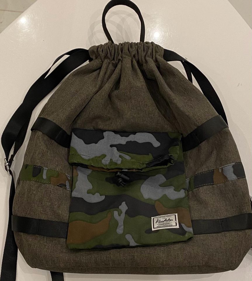 Rucksack mit Camouflage Muster in Stolberg (Rhld)