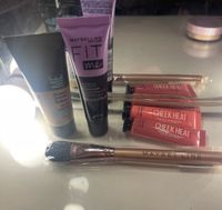 Macht gerne angebote! maybelline new york, make up set Berlin - Zehlendorf Vorschau