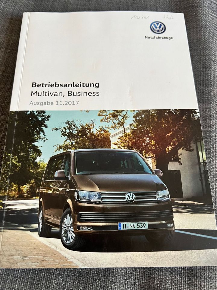 3 Bücher von VW T6 Multivan/California Handbuch Bordbuch 2017 in Berlin