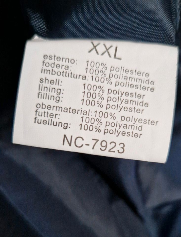 Verkaufe Puffer Jacke mit Kapuze Gr.2XL in Bielefeld