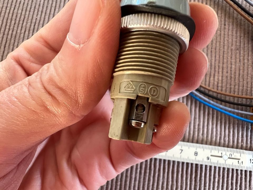 Konvolut elektronische Bauteile Stecker Schalter in Bremen