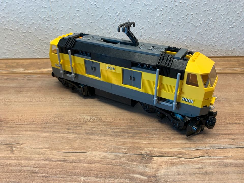 Lego City 7939 Eisenbahn Lok Solo Power Function in Poggensee