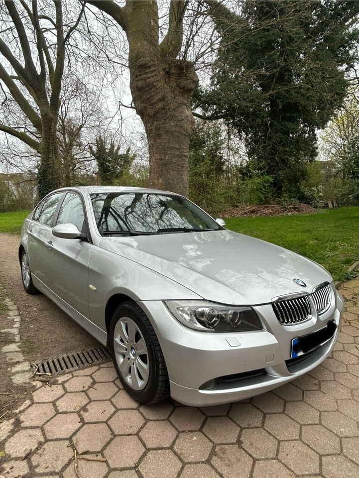 BMW 320d E90 Limousine, TÜV NEU, TOP in Essen