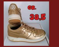 Nike Sneaker Turnschuhe Air Force 1 Swoosh Gold Edition Nordrhein-Westfalen - Blomberg Vorschau