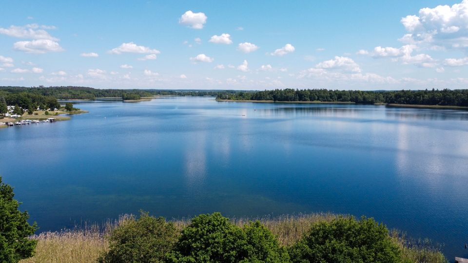 Traumhaft gelegenes Einfamilienhaus am Krakower See - Heizkosten von weniger als 1.000 € pro Jahr! in Krakow am See