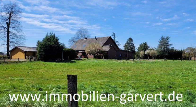 Landleben mit viel Platz! Großes Einfamilienhaus mit Garten, Wiese und mehr im Außenbereich von Rhede in Rhede