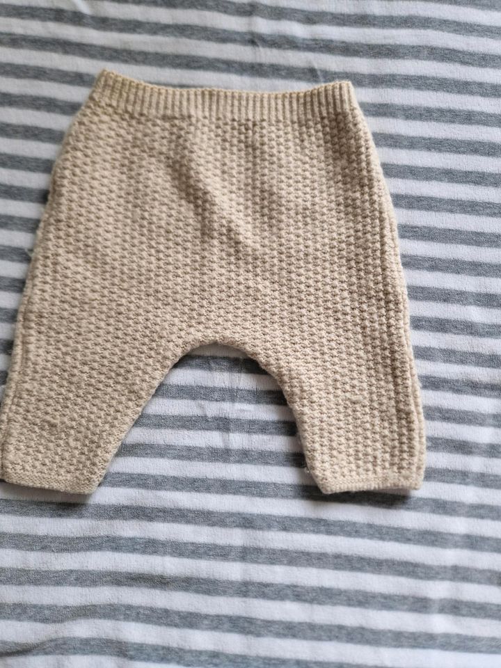 Zara Baby Strickjacke und Strickhose aus Wolle in Frankfurt am Main