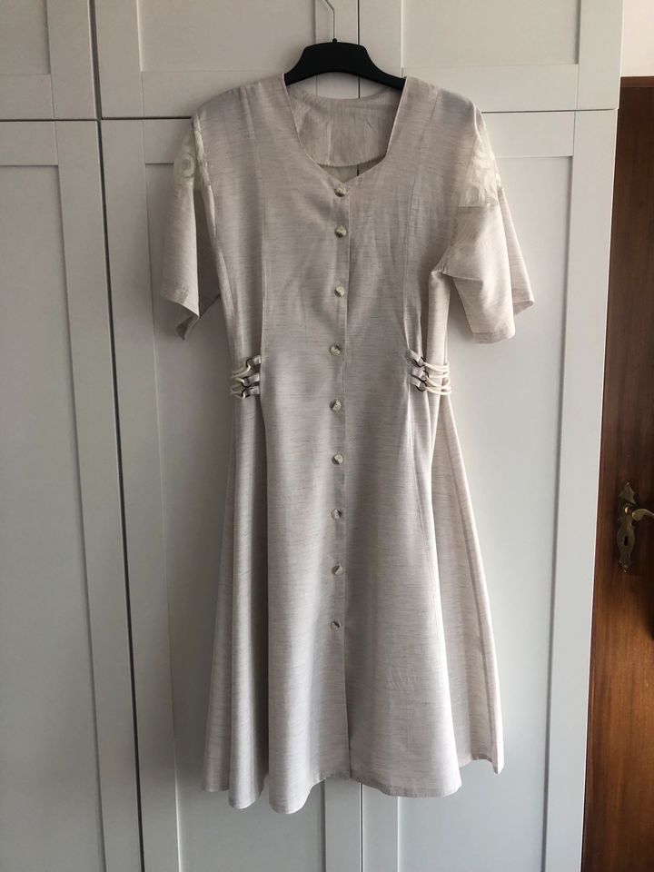 Kleid kurzärmlig 38/40 in Friedrichskoog